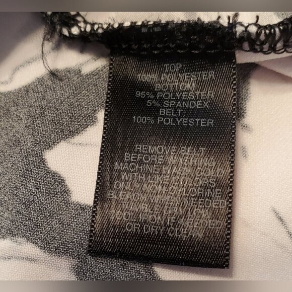 White House Black Market Sleeveless Ruched Black & White Floral Print Top Size L - Picture 6 of 6